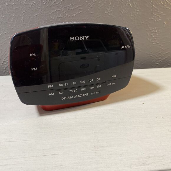 Vintage Sony Dream Machine AM/FM Alarm Clock Radio Red Model ICF-C111 Tested - Picture 2 of 8
